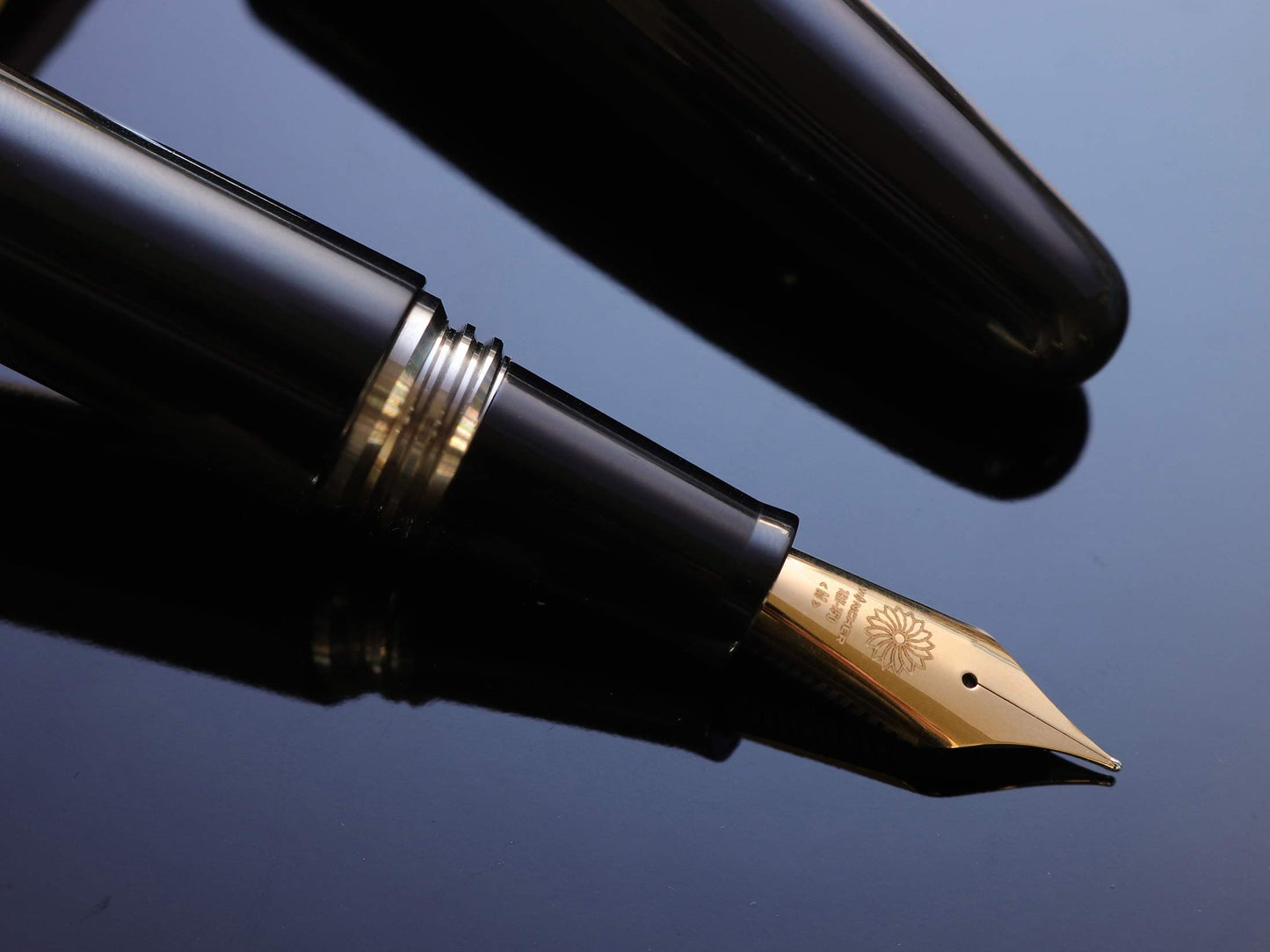 誠エボナイト・シルクブラック