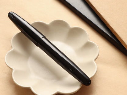 誠エボナイト・シルクブラック